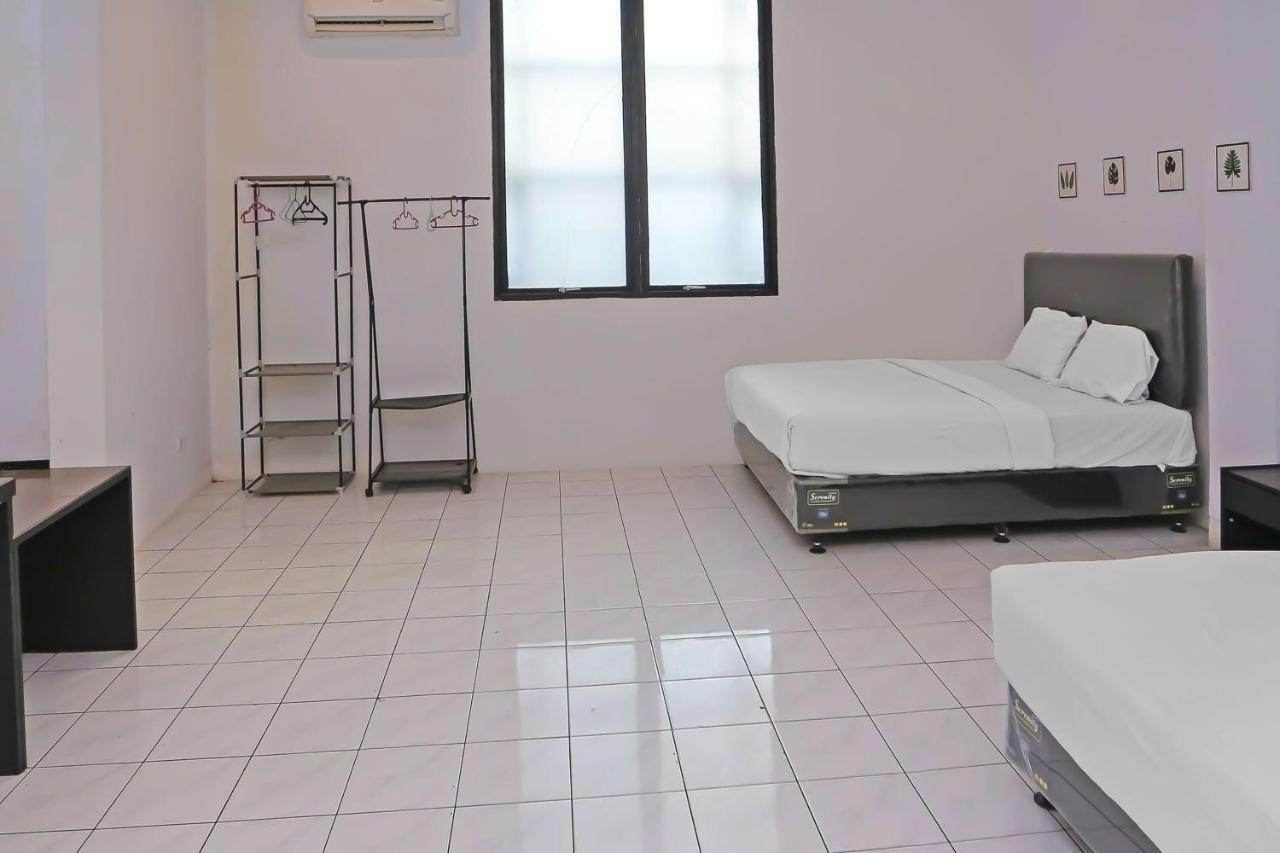 Collection O 92739 Hotel Pintu Besar Джакарта Екстериор снимка