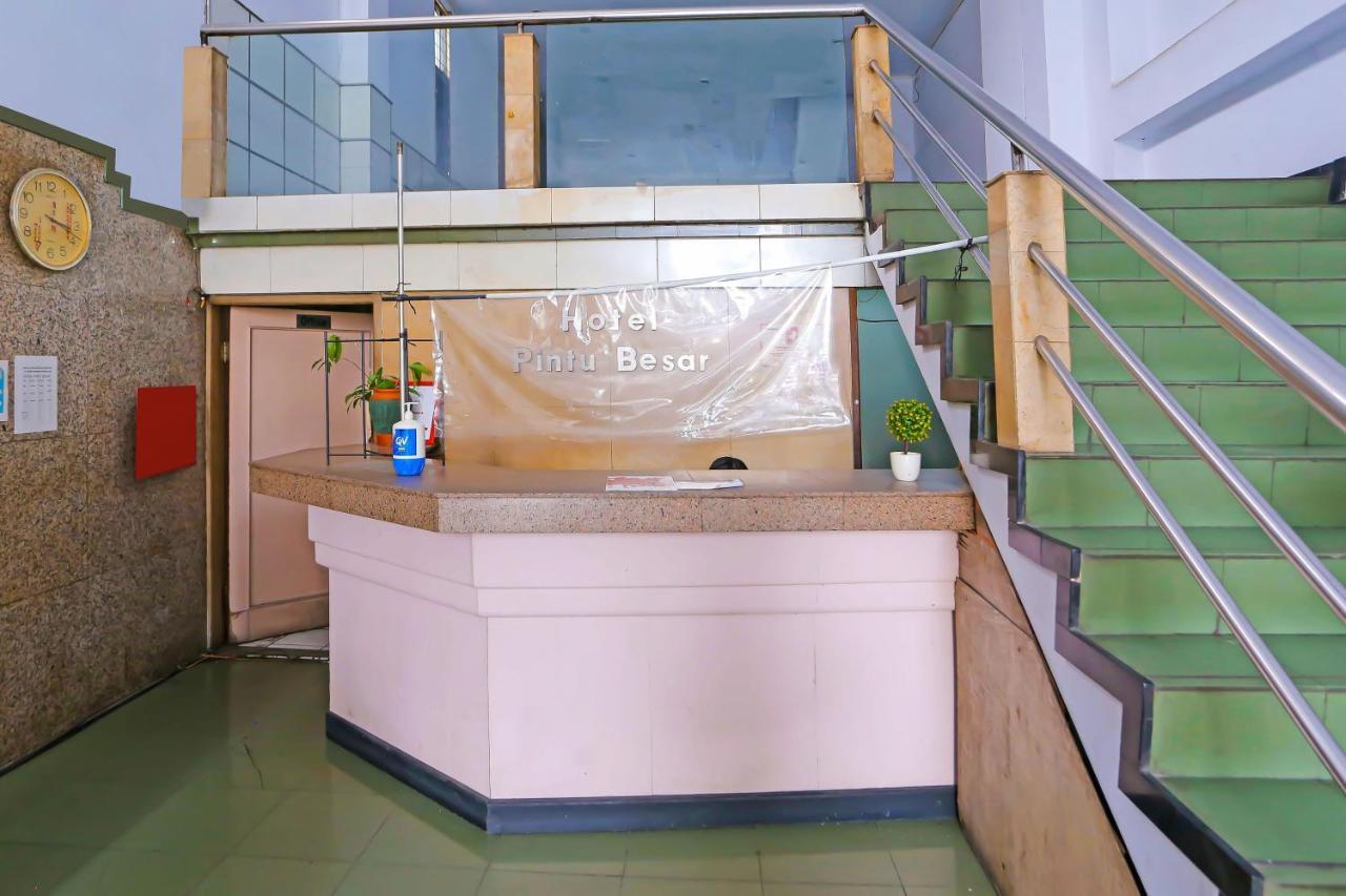 Collection O 92739 Hotel Pintu Besar Джакарта Екстериор снимка